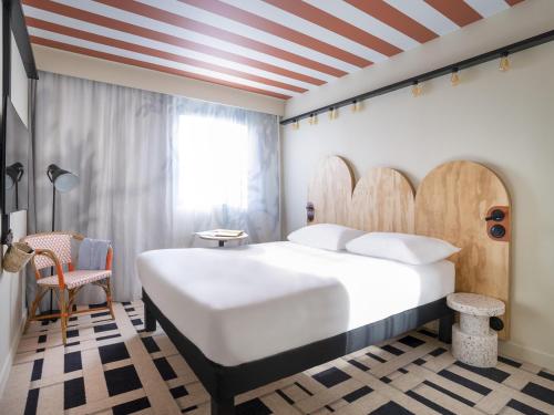 Postel nebo postele na pokoji v ubytování ibis Styles Montauban