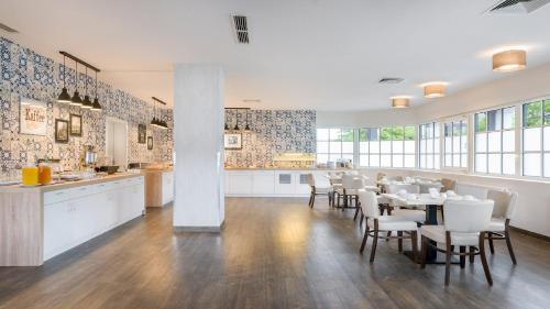 Nápoje v ubytování Garner Hotel Cologne Porz - Airport by IHG