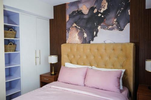 Ένα ή περισσότερα κρεβάτια σε δωμάτιο στο Serene Stay Woodlands 2BR