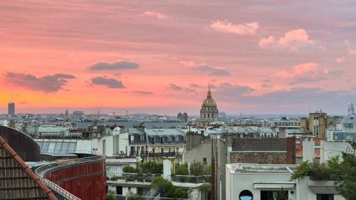 Pemandangan umum bagi La Celle-sous-Gouzon atau pemandangan bandar yang diambil dari apartmen