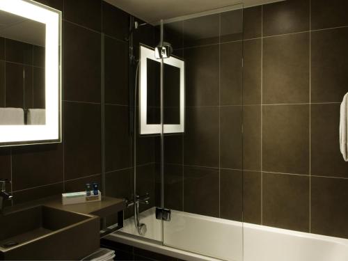 Koupelna v ubytování Novotel Massy Palaiseau
