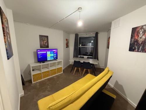 LUXURY 3 BED FLAT for 8 people close to Chelsea Stadium 5 min from the main station photo 46