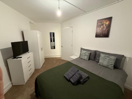 LUXURY 3 BED FLAT for 8 people close to Chelsea Stadium 5 min from the main station photo 61