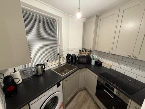 LUXURY 3 BED FLAT for 8 people close to Chelsea Stadium 5 min from the main station photo 66