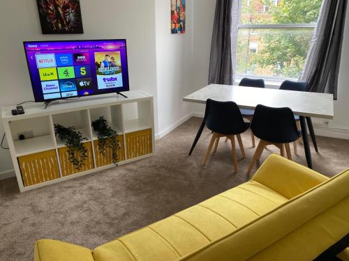 LUXURY 3 BED FLAT for 8 people close to Chelsea Stadium 5 min from the main station photo 68