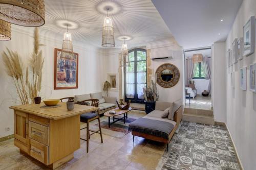 Suite luxueuse dans bel immeuble HP Les Oliviers 1