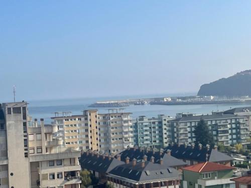 Laredo Playa, apartamento con terraza y vistas al mar