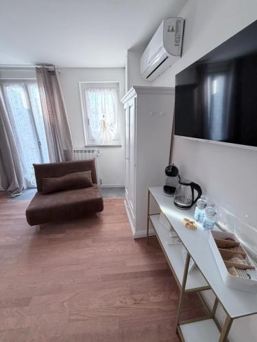 TV a/nebo společenská místnost v ubytování Sandro’s Home