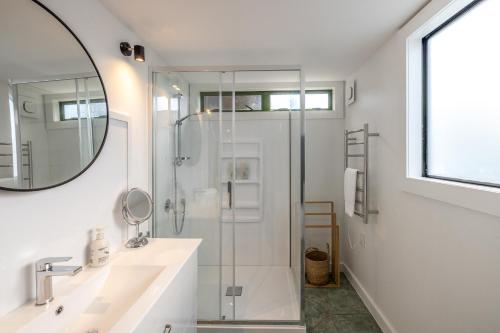 Un baño de Spinnaker Watch - Ocean Views on Waiheke Island