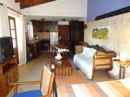 Gallery image of Oinochori in Vouni