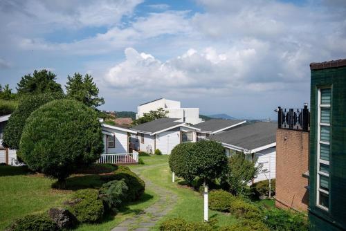 a row of houses in a residential neighborhood at Yiriro Stay in Kwangnyŏng-ni