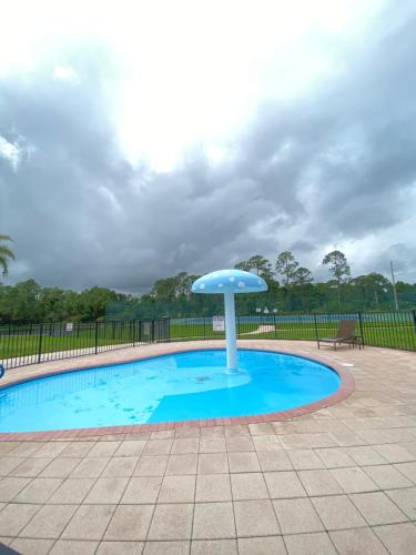 Modern Tropical Family Retreat near Legoland, Disney, Universal and Bok Towers photo 25