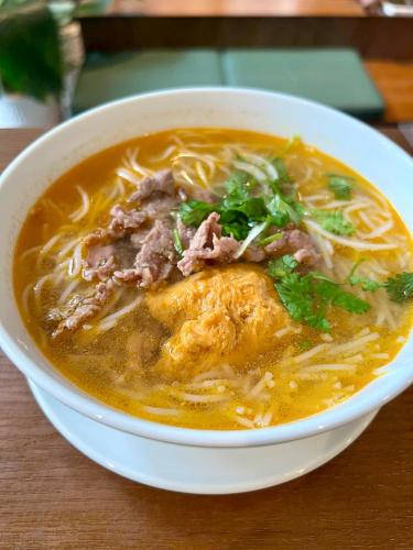 Jídlo v hotelu nebo okolí