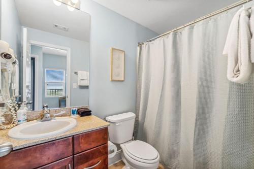 Spacious Beach Condo with Gulf Views! Sleeps 8! by Dolce Vita Getaways PCB photo 20