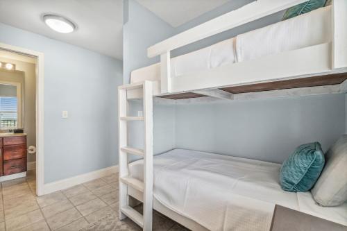 Spacious Beach Condo with Gulf Views! Sleeps 8! by Dolce Vita Getaways PCB photo 18