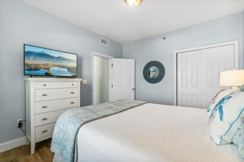 Spacious Beach Condo with Gulf Views! Sleeps 8! by Dolce Vita Getaways PCB photo 21