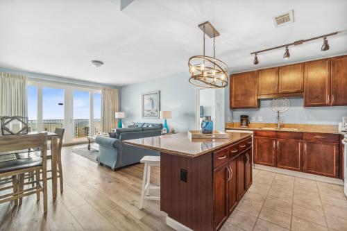 Spacious Beach Condo with Gulf Views! Sleeps 8! by Dolce Vita Getaways PCB photo 11