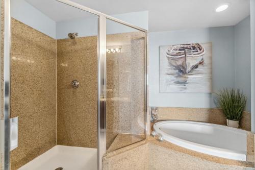 Spacious Beach Condo with Gulf Views! Sleeps 8! by Dolce Vita Getaways PCB photo 17