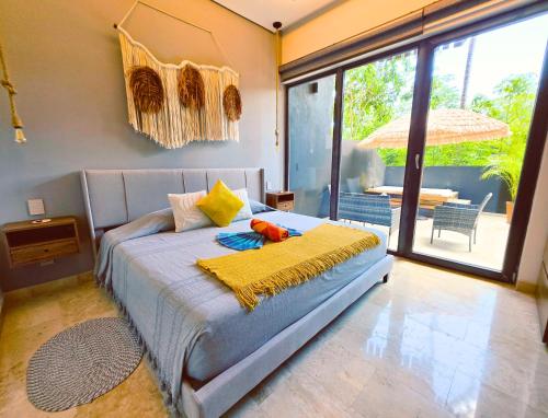 Voodi või voodid majutusasutuse "Tropical Vibe" Private Jacuzzi, Free beach club & Rooftop Pools toas