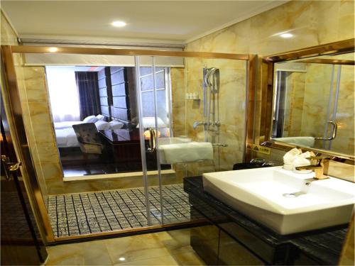 Ванная комната в Lavande Hotel Wuhan Railway Station