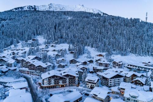 Hotel Piz Buin Klosters — Bird's eye view