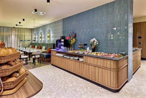 Jídlo v hotelu nebo okolí