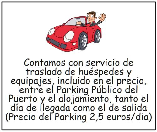 Invitación de cumpleaños de un hombre en un coche rojo en El Pixueto Amarillo, en Cudillero