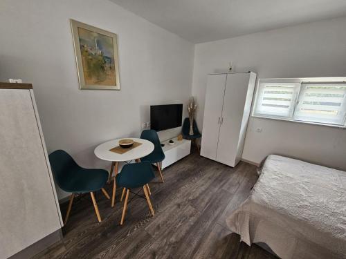MARIO NV - Studio apt. for 2-3 persons with terrace