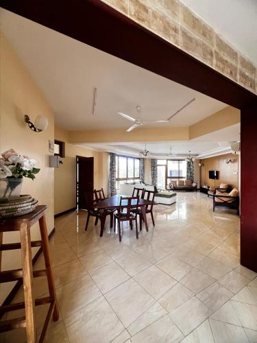 Ruang duduk di BeachLuxe 3bdr Pool Beach Access