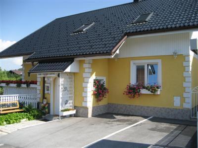 Mekina Guesthouse