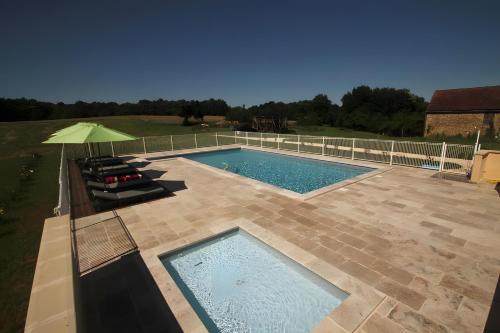 Kolam renang di atau dekat dengan La Cense De La Mérelie - Le Logis