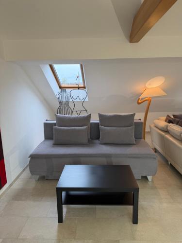 undertheroof at