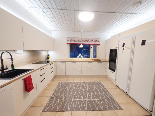 Køkken eller tekøkken på House between pines 5-bedroom house with 3 toilets