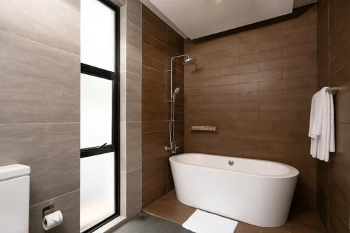 Un baño de Grand Misty Hills Nuwara Eliya