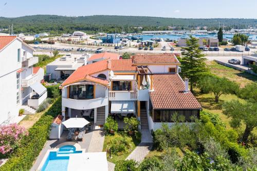 Petra in Bibinje - Haus für 6-8 Personen