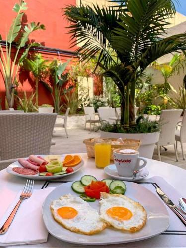 Mad på hotellet eller i nærheden