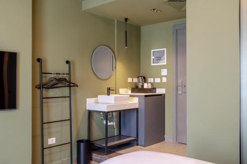 Gallery image of grey l studio apartments Downtown Cairo Ouzonian House in Cairo