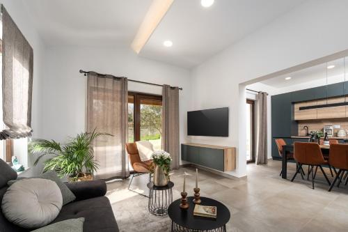 Casa Canziana for 6 people with private pool in Pula