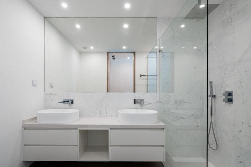 Tideview Residence - Lagos Marina Retreat