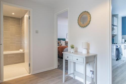 Ένα μπάνιο στο Corsehill Cottage - 3 Bedroom, 2 bathroom House