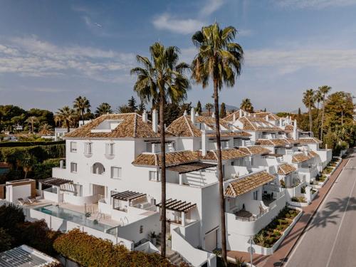 Ivy Residence 4 Nueva Andalucia Pool