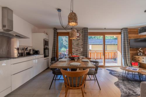 3 Sophie - B103 - Snow and Trek - Morzine