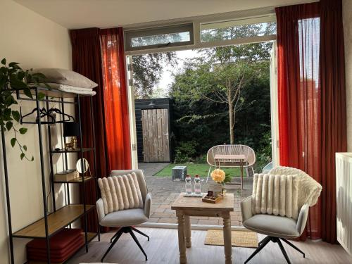 Afbeelding uit fotogalerij van Logement The Black Tie in Assen