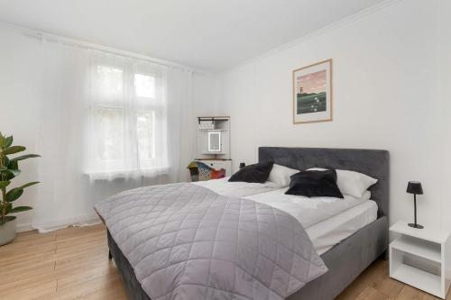 Family Apartment near the Beach in Sopot by Noclegi Renters