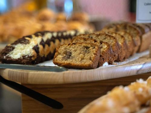 Comida en o cerca de este hotel
