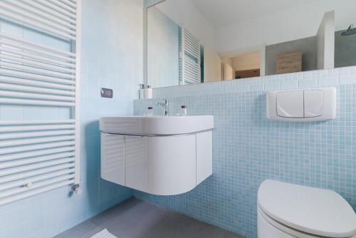 GuestHost - Bright Apartment M1 Precotto Milano