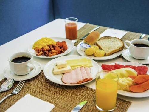 Jídlo v hotelu nebo okolí