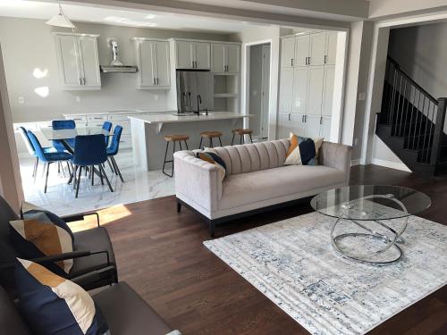 Foto dalla galleria di 4 bedroom Pickering home a Pickering