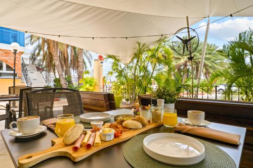 Jídlo v hotelu nebo okolí