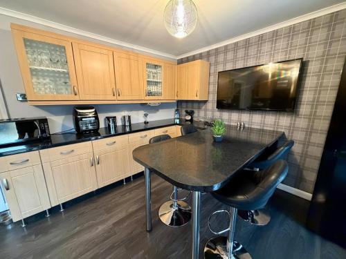 Stylish 3-Bed Family Pet-Friendly Home with Garden photo 13